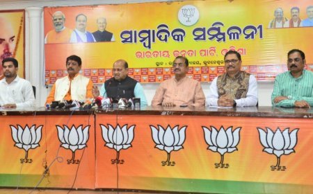 ଶ୍ରୀଜଗନ୍ନାଥ ମନ୍ଦିରରେ ବିଭ୍ରାଟ ଓ ଦାନଅର୍ଥ ହଡପ ପ୍ରସଙ୍ଗ : ଉଷୁନା ଚାଉଳରେ ମହାପ୍ରସାଦ ରାନ୍ଧି ମହାପାପ କରିଛନ୍ତି ରାଜ୍ୟ ସରକାର : ମନମୋହନ ସାମଲ