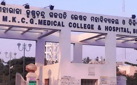 ଏମ୍‌କେସିଜିରେ ଡାକ୍ତରୀ ଛାତ୍ରଙ୍କୁ ରାଗିଂ ଅଭିଯୋଗ : ରିପୋର୍ଟ ଅନୁସାରେ ନିଆଯିବ ପଦକ୍ଷେପ