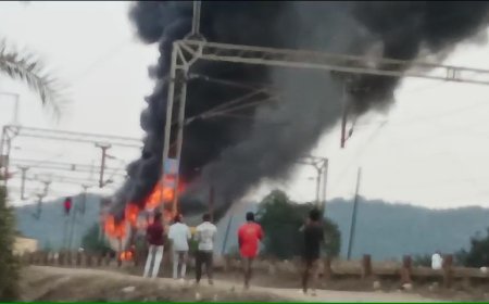 ଚଳନ୍ତା ଇଞ୍ଜିନ୍‌ରେ ଲାଗିଲା ନିଆଁ