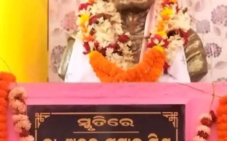 ମହାତ୍ମା ଗାନ୍ଧୀଙ୍କ ପ୍ରତିମୂର୍ତ୍ତି ଲୋକାର୍ପିତ