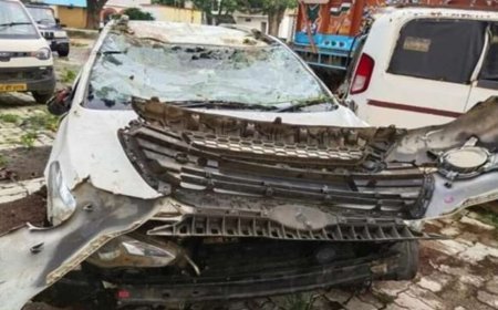 ମନ୍ତ୍ରୀଙ୍କ କାର୍‌କେଡକୁ ପିଟିଲା ପିକ୍‌ଅପ୍‌ ଭ୍ୟାନ୍‌