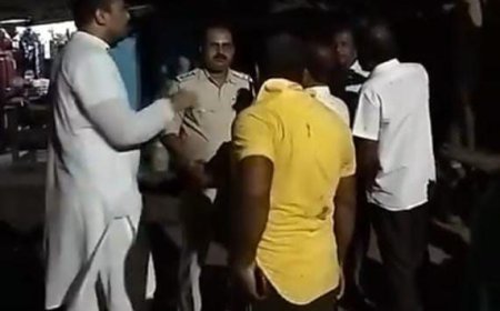 ଡେରାବିଷ ଥାନା ଅଧିନ କୁରୁଜଙ୍ଗା ଛକରେ ଶଣ୍ଢ ଚାଲାଣ କୁ ନେଇ ହାତା ହାତୀ ରକ୍ତ ପାତ .