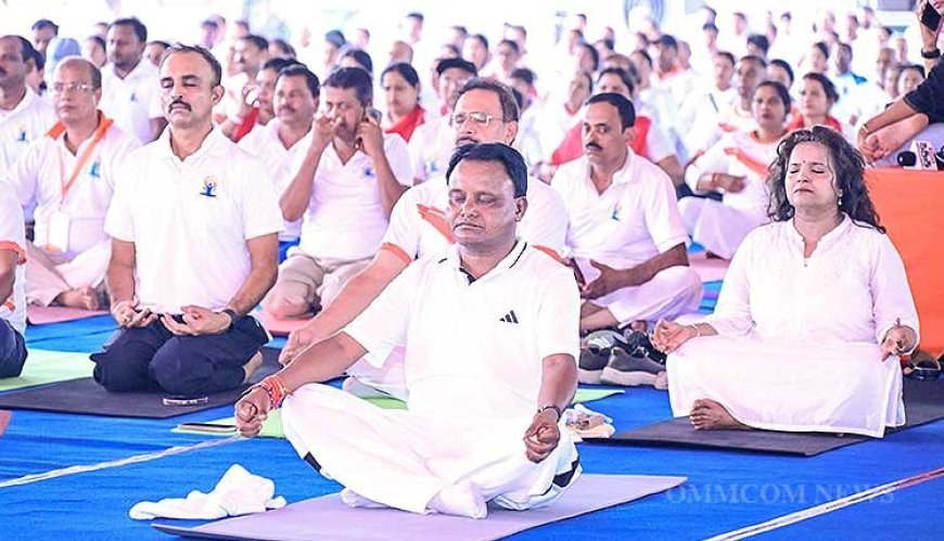 ଯୋଗ ହେଉଛି ଶାରୀରିକ,ମାନସିକ, ବୌଦ୍ଧିକ ଓ ଆଧ୍ୟାତ୍ମିକମାର୍ଗର ଏକ ଅପୂର୍ବ ସଙ୍ଗମ .