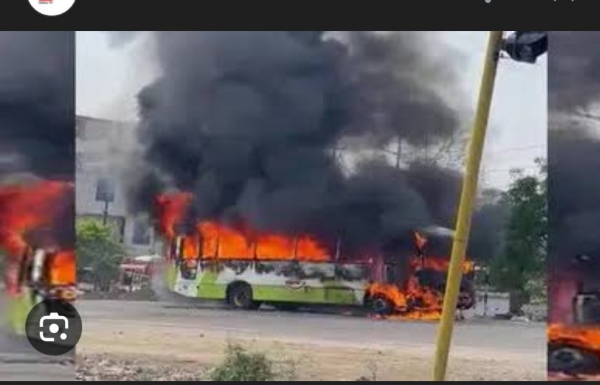 ରାସ୍ତା ଉପରେ ଜଳିଗଲା ଆମ ବସ୍‌