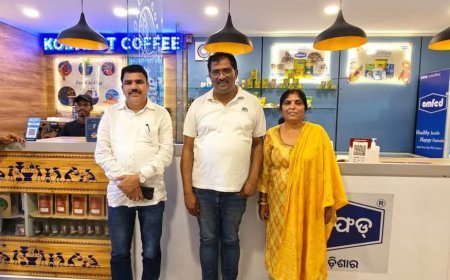 କୋରାପୁଟ କଫି ଓ Omfed ଷ୍ଟଲ ବୁଲିବାର ଦୃଶ୍ୟରେ ଅଛନ୍ତି ମନ୍ତ୍ରୀ ନିତ୍ୟାନନ୍ଦ ଗଣ୍ଡ