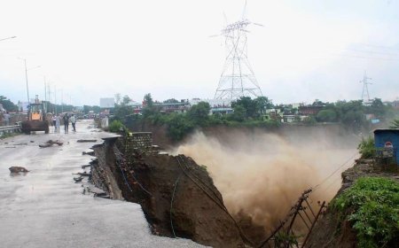 ବାଦଲ ଫଟା ବର୍ଷା ଯୋଗୁଁ ଉତ୍ତରାଖଣ୍ଡର ଡେରାଡୁନ ସହର ର ଅବସ୍ଥା ଅସମ୍ଭାଳ ଓ ସାଙ୍ଘାତିକ