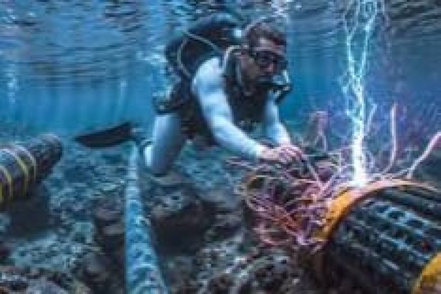 ଇଣ୍ଟରନେଟ ଆକାଶରୁ ଅର୍ଥାତ ସାଟେଲାଇଟ କିମ୍ବା ମୋବାଇଲ ରୁ ଆସି ନ ଥାଏ !