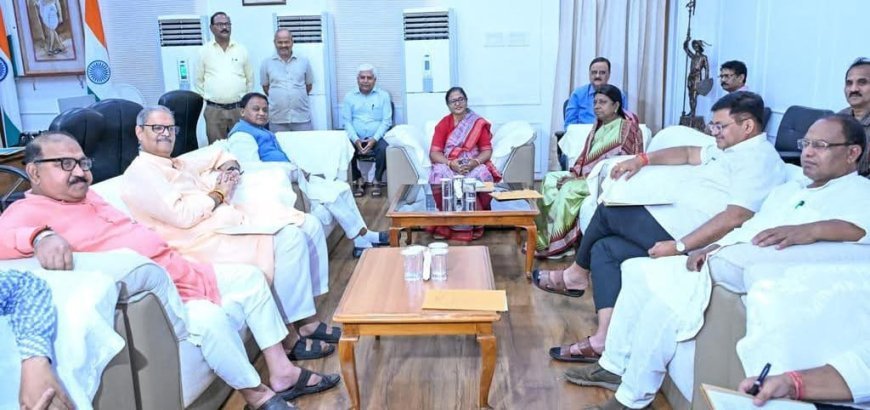 ମୌସୁମୀ ଅଧିବେଶନ ପୂର୍ବରୁ ବିଧାନସଭାରେ ଅନୁଷ୍ଠିତ ସର୍ବଦଳୀୟ ବୈଠକରେ ମାନ୍ୟବର ବାଚସ୍ପତି ଶ୍ରୀମତୀ ସୁରମା ପାଢ଼ୀ