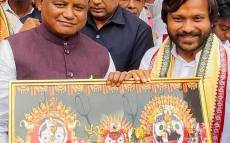 ମୁଖ୍ୟମନ୍ତ୍ରୀ କଟକର ବିଭିନ୍ନ ପୂଜାମଣ୍ଡପ କଲେ ଦର୍ଶନ...