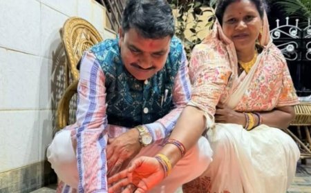 ମନ୍ତ୍ରୀ ନିତ୍ୟାନନ୍ଦଙ୍କ ଦୀପାଳି ପର୍ବ ଟିକେ ଅଲଗା ପରି ହୋଇଛି, ଯାହାକି ନିଜେ ନିଜର ଧର୍ମପତ୍ନୀଙ୍କ ସହ ଦୀପାବଳୀ ମଧ୍ୟ ପାଳନ କରୁଛନ୍ତି...