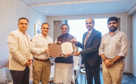 ଓଡିଶା ର ମୁଖ୍ୟମନ୍ତ୍ରୀ ମୁମ୍ବାଇରେ ରିଲାଏନ୍ସ କଞ୍ଜ୍ୟୁମର ପ୍ରଡକ୍ଟସ ଲିମିଟେଡର କାର୍ଯ୍ୟନିର୍ବାହୀ ନିର୍ଦ୍ଦେଶକ ଶ୍ରୀ କେତନ ମୋଦି ଏବଂ ବରିଷ୍ଠ ନେତାମାନଙ୍କୁ ଭେଟିଥିଲେ।