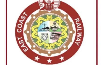 ଯାତ୍ରୀମାନେ ଧ୍ୟାନ ଦିଅନ୍ତୁ, ବାତ୍ୟା ପାଇଁ ୪୩ ଟ୍ରେନ ବାତିଲ କଲା ରେଳ ବିଭାଗ