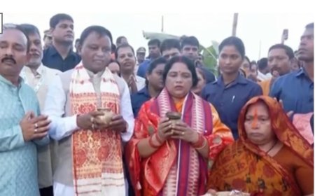 ଛଟ ପୂଜାରେ ଲୋକଙ୍କ ସରକାର ନିଜ ଧର୍ମ ପତ୍ନୀଙ୍କ ସହିତ...