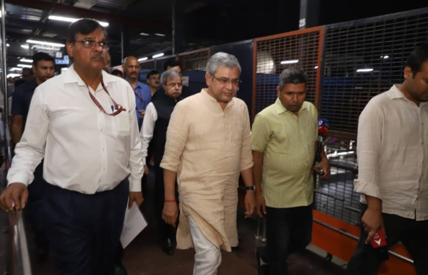 ନୂଆଦିଲ୍ଲୀ ରେଳ ଷ୍ଟେସନରେ ଯାତ୍ରୀ ସେବା ବ୍ୟବସ୍ଥା ସମୀକ୍ଷା କଲେ କେନ୍ଦ୍ର ରେଳ ମନ୍ତ୍ରୀ ଅଶ୍ବିନୀ ବୈଷ୍ଣବ