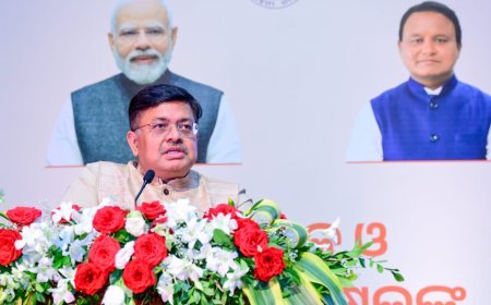 ସହରୀକରଣରେ ନୂଆ ରାସ୍ତା, ଭିତ୍ତିଭୂମିର ବିକାଶ, ବର୍ଜ୍ୟବସ୍ତୁ ପରିଚାଳନା ଏବଂ ନାଗରି ଗରିକଙ୍କ ସୁବିଧା ନେଇ ଯୋଜନାବଦ୍ଧ ବିକାଶ ସଂପର୍କରେ ଆଲୋଚନା ।