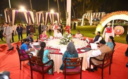 ଭାରତର ରାଷ୍ଟ୍ରପତି ଶ୍ରୀମତୀ ଦ୍ରୌପଦୀ ମୁର୍ମୁଙ୍କ ସମ୍ମାନାର୍ଥେ ଗୁରୁବାର ଓଡ଼ିଶାର ରାଜ୍ୟପାଳ ଡକ୍ଟର ହରି ବାବୁ କମ୍ଭମପାଟି ରାଜଭବନରେ ଏକ ସମ୍ମାନଜନକ ଭୋଜିର ଆୟୋଜନ କରିଥିଲେ।