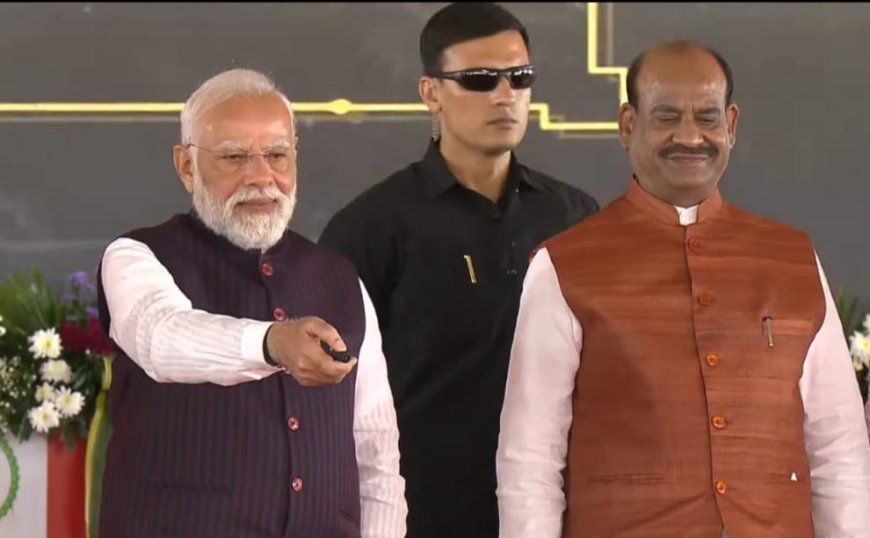 ପ୍ରଧାନମନ୍ତ୍ରୀ ଶ୍ରୀ ନରେନ୍ଦ୍ର ମୋଦୀ ଛତିଶଗଡର ନୟା ରାୟପୁରରେ ଛତିଶଗଡ ବିଧାନସଭା ସଭାର ନୂତନ ଭବନକୁ କରିଛନ୍ତି ଉଦଘାଟନ