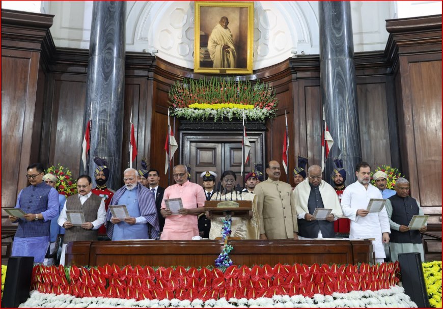 ସମ୍ବିଧାନ ସଦନର କେନ୍ଦ୍ରୀୟ କକ୍ଷରେ ସମ୍ବିଧାନ ଦିବସ ସମାରୋହରେ ପ୍ରଧାନମନ୍ତ୍ରୀଙ୍କ ଯୋଗଦାନ