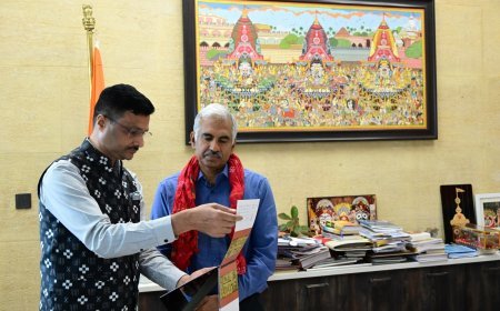 ମୁଖ୍ୟ ଶାସନ ସଚିବଙ୍କୁ ପୁରୀ ଶ୍ରୀଜଗନ୍ନାଥ ମନ୍ଦିରର ନୂଆ ବର୍ଷ କ୍ୟାଲେଣ୍ଡର-୨୦୨୬ ପ୍ରଦାନ କଲେ ପୁରୀ ଶ୍ରୀମନ୍ଦିର ମୁଖ୍ୟ ପ୍ରଶାସକ