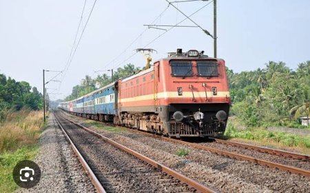 ରେଳ ଯାତ୍ରୀ ଭଡାରେ ହେଲା ସଂଶୋଧନ...