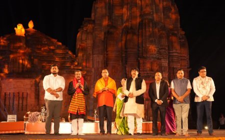 ରାଜାରାଣୀ ସଂଗୀତ ଉତ୍ସବରେ କେନ୍ଦ୍ର ମନ୍ତ୍ରୀ ଧର୍ମେନ୍ଦ୍ର ପ୍ରଧାନ...