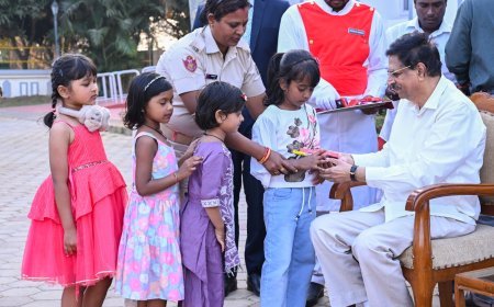 ଲୋକଭବନ ଉଦ୍ୟାନ ପରିଦର୍ଶନ ବେଳେ ରାଜ୍ୟପାଳ ଦ୍ୱିତୀୟ ଥର ପାଇଁ ପିଲାମାନଙ୍କ ସହ...