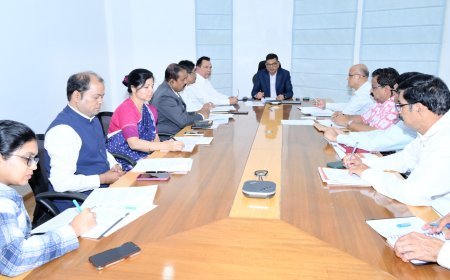 ମୁଖ୍ୟମନ୍ତ୍ରୀଙ୍କ ୧୫ ସୂତ୍ରୀ ନିର୍ଦ୍ଦେଶକୁ କାର୍ଯ୍ୟକାରୀ କରିବା ନେଇ ନିର୍ମାଣ ବିଭାଗର ସମୀକ୍ଷା ବୈଠକ...