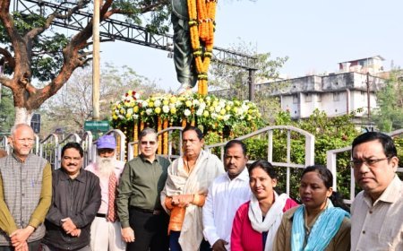 ମହାନ ସ୍ୱାଧୀନତା ସଂଗ୍ରାମୀ ଚନ୍ଦନ ହାଜୁରୀ (ଚାଖି ଖୁଣ୍ଟିଆ)ଙ୍କ ସ୍ମୃତିରେ ମାଲ୍ୟାର୍ପଣ...