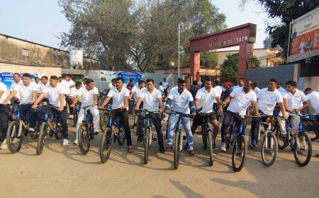 “ଜାତୀୟ ଭୋଟର ଦିବସ ସ‌ହିତ ସାଇକେଲ ଲରେ ଫିଟ୍ ଇଣ୍ଡିଆ ରବିବାର ଅନୁଷ୍ଠିତ"