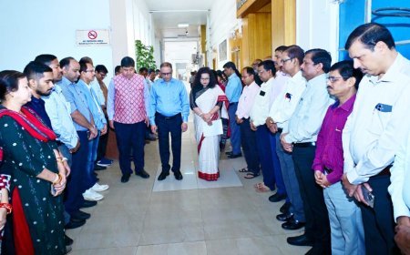 ଲୋକସେବା ଭବନରେ ସହିଦ ଦିବସ ପାଳନ ଅବସରରେ ନୀରବ ରବ ପ୍ରାର୍ଥନା