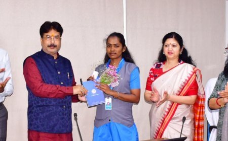 ଲୋକଙ୍କ ସରକାରରେ ମହିଳା ଲୋକ ଚଳାଇବେ ‘ଆମ ବସ୍’...