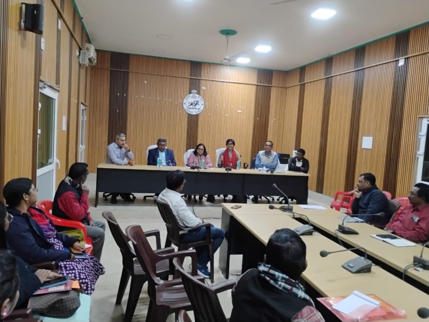 ରାଇରଙ୍ଗପୁରସ୍ଥିତ ଇଗ୍ନା ଆଞ୍ଚ ଞ୍ଚଳିକ କେନ୍ଦ୍ର ଓ କୌଶଳ କେନ୍ଦ୍ର ପରିଦର୍ଶନ କଲେ କୁଳପତି ପ୍ରଫେସର ଉମା କାଞ୍ଜିଲାଲ