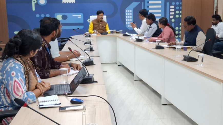 ଗୃହ ନିର୍ମାଣ ଓ ନଗର ଉନ୍ନୟନ ମନ୍ତ୍ରୀଙ୍କ 'ଆମ ବସ୍' ସେବାର ସମୀକ୍ଷା...