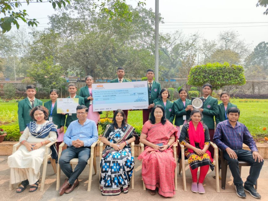 ନବରଙ୍ଗପୁରରୁ ନୂଆଦିଲ୍ଲୀ: ଜାତୀୟ ସ୍ତରରେ ଚମକିଲେ ନବରଙ୍ଗପୁରର ଜନଜାତି ଛାତ୍ରଛାତ୍ରୀ)