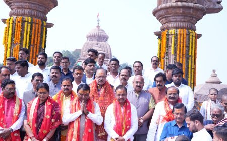 ମୁଖ୍ୟମନ୍ତ୍ରୀ କନ୍ୟା ବିବାହ ଯୋଜନା ର ଶୁଭାରମ୍ଭ ପାଇଁ ପହଁଚିଲେ ଗଞ୍ଜାମ ର ପୁରୁଷୋତ୍ତମପୁର ନିକଟସ୍ଥ ମା ତାରା ତାରିଣୀ ମନ୍ଦିର ନିକଟରେ...