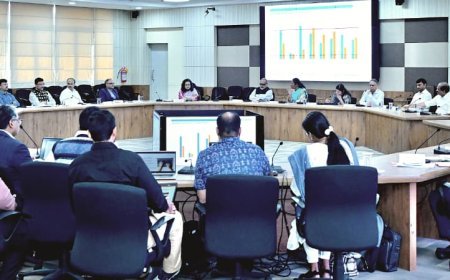 ମୁଖ୍ୟମନ୍ତ୍ରୀଙ୍କ ନିର୍ଦ୍ଦେଶିତ ୧୫ କାର୍ଯ୍ୟସୂଚୀ କାର୍ଯ୍ୟାନୁଷ୍ଠାନ ସଂପର୍କରେ ଗୁରୁତ୍ବାରୋପ