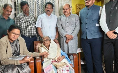 ରାଜ୍ୟ ଉପମୁଖ୍ୟମନ୍ତ୍ରୀ ପ୍ରଭାତୀ ପରିଡା ଡ଼ା. କେ. ଲଷ୍ମୀବାଇଙ୍କ ବାସଭବନରେ...