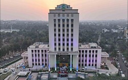 ଭୁବନେଶ୍ବର ମହାନଗର ନିଗମ ପକ୍ଷରୁ ବଡ଼ ଧରଣର ଉଛେଦ ଅଭିଯାନ...