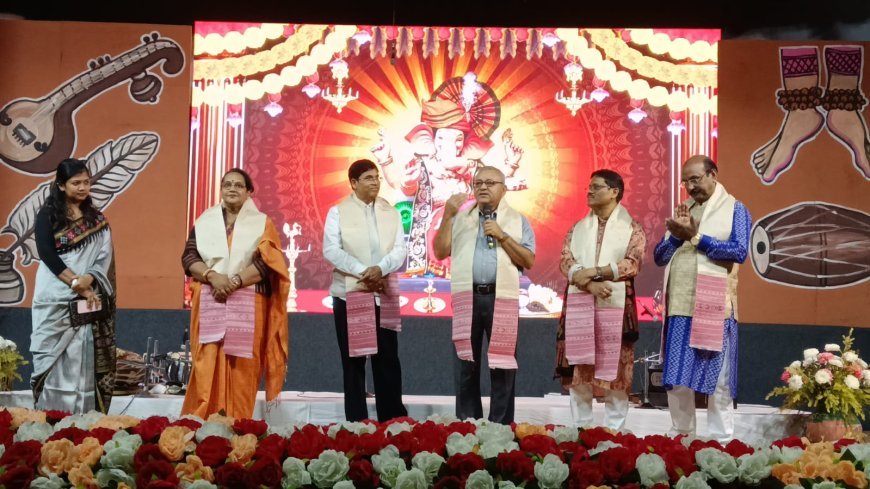 ସୌମ୍ୟ ବିଶ୍ୱଜିତଙ୍କ ସଂକଳିତ ଚନ୍ଦ୍ରlନନ୍ଦ ଚମ୍ପୁର ବିସ୍ଲେସଣ ପୁସ୍ତକ ଓ ସିଡ଼ି ଉନ୍ମୋଚନ...