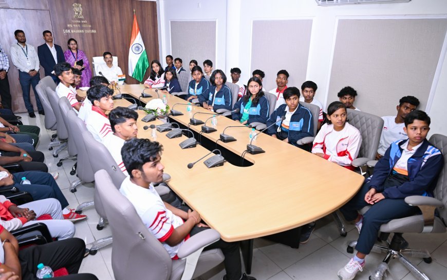 ସ୍କୁଲ ଛାତ୍ରଛାତ୍ରୀଙ୍କ ସହ 'ପରୀକ୍ଷା ପେ ଚର୍ଚ୍ଚା' ଦେଖିଲେ ରାଜ୍ୟପାଳ...