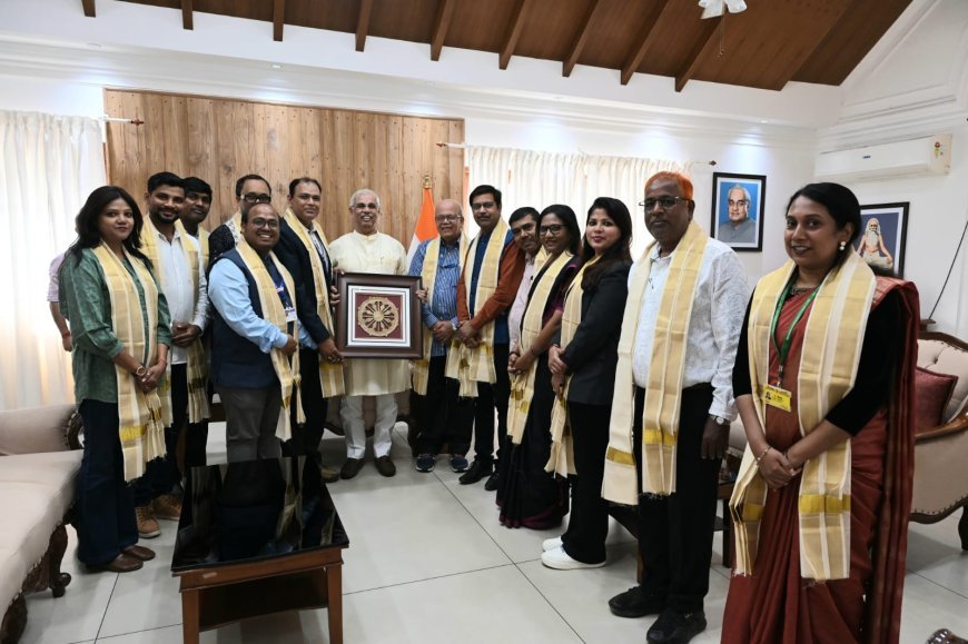 କେରଳ ରାଜ୍ୟପାଳଙ୍କ ସହ ମତବିନିମୟ କଲେ ଓଡ଼ିଶା ଗଣମାଧ୍ଯମ ପ୍ରତିନିଧ୍