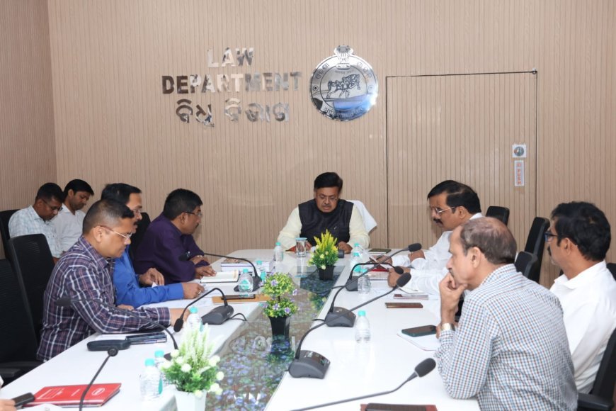 ପୂର୍ତ୍ତ ବିଭାଗର ପ୍ରକଳ୍ପ ୱାରୀ ଖର୍ଚ୍ଚର ସମୀକ୍ଷାରେ ମନ୍ତ୍ରୀ ପୃଥ୍ୱୀରାଜ ହରିଚନ୍ଦନ...