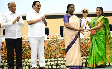 'ଜଳ ମହୋତ୍ସବ ୨୦୨୬'କୁ ସମ୍ବୋଧୂତ କଲେ ରାଷ୍ଟ୍ରପତି