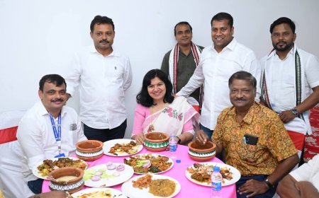 ବିଶ୍ୱ ପଖାଳ ଦିବସ ଅବସରରେ ସମନ୍ତରାପୁରରେ ଭୁବନେଶ୍ୱର ସାଂସଦ ମହା ଆଡମ୍ବରପୂର୍ଣ ଭାବେ ପାଳନ କରିଛନ୍ତି  |