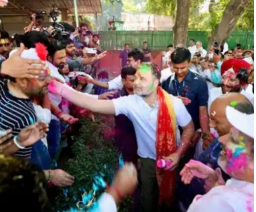 କଂଗ୍ରେସ କମିଟି ମୁଖ୍ୟାଳୟ ରେ ହୋଲି ପର୍ବ ପାଳନ...
