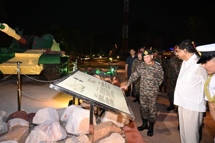 ସେନା ମୁଖ୍ୟ ଓଡ଼ିଶାର ଅଟଳ ଭବନ ପରିଦର୍ଶନରେ...