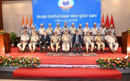 ଭୁବନେଶ୍ୱରସ୍ଥିତ ପୋଲିସ ଭବନରେ  ଆରକ୍ଷୀ ମହାନିର୍ଦ୍ଦେଶକଙ୍କ ପଦକ ପ୍ରଦାନ ସମାରୋହ...