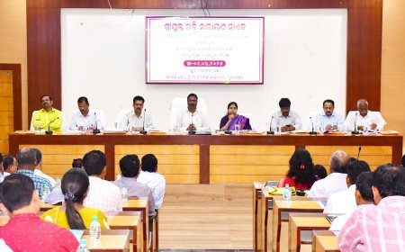 ଗ୍ରାମ୍ୟ ଉନ୍ନୟନ ବିଭାଗର କାର୍ଯ୍ୟକୁ ନେଇ ସମୀକ୍ଷା ବୈଠକ...