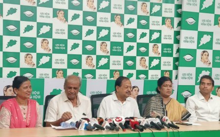 'ପ୍ରବାଦ ପୁରୁଷ ଦିବସ' ପାଳନ ପରିପ୍ରେକ୍ଷୀରେ ବିଜେଡି ଦଳର ସାମ୍ବାଦିକ ସମିଳନୀ |