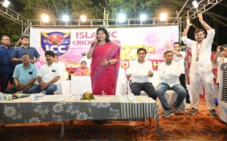 ଖୋର୍ଦ୍ଧା ଜିଲ୍ଲାର ବାଲିପାଟଣା ବ୍ଲକସ୍ଥ ମଝିହରା ଗ୍ରାମ ପଂଚାୟତରେ ଅତିଥି ଭାବେ ଭୁବନେଶ୍ୱର ସାଂସଦ ଅପରାଜିତା ଷଡ଼ଙ୍ଗୀ ଯୋଗଦେଇ ଖେଳାଳିମାନଙ୍କୁ ଉତ୍ସାହିତ କରୁଛନ୍ତି